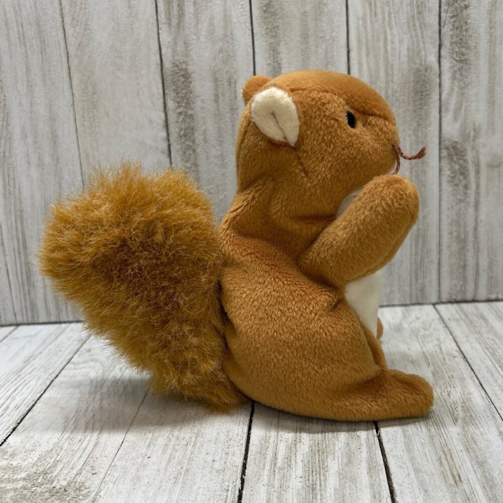 Vintage TY Beanie Baby Nuts The Squirrel Plush Stuffed Animal Toy 1996 - Picture 3 of 8